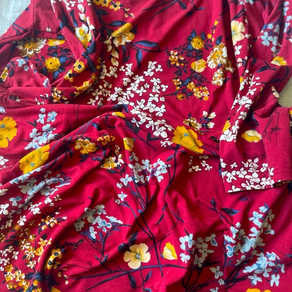 Red Burgundy Feminine Floral Long Sleeve Dress with Pockets - Picture 4 of 9